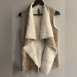LORD & TAYLOR Design Lab Women’s Cascade Open Front Faux Shearling Vest Size L